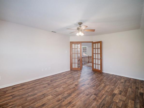 10101  Round Hill Road , Fort Worth Texas 76131