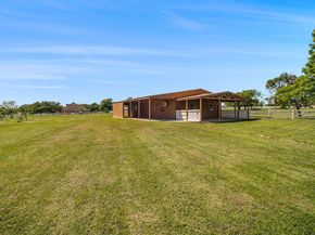 10101  Round Hill Road , Fort Worth Texas 76131