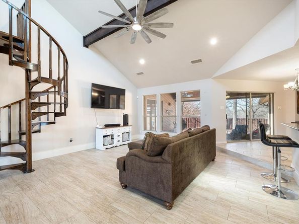 104  Oak Hollow Court S, Azle Texas 76020