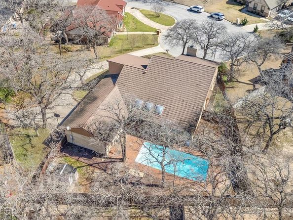 104  Oak Hollow Court S, Azle Texas 76020