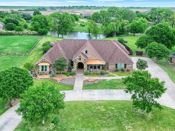 1421  Rolling  , Celina Texas 75009