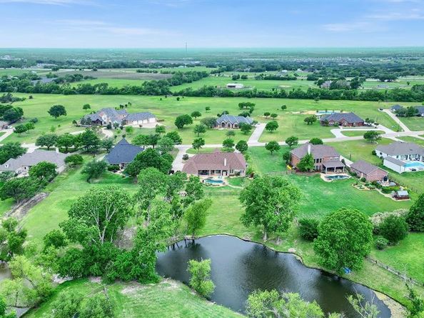 1421  Rolling  , Celina Texas 75009