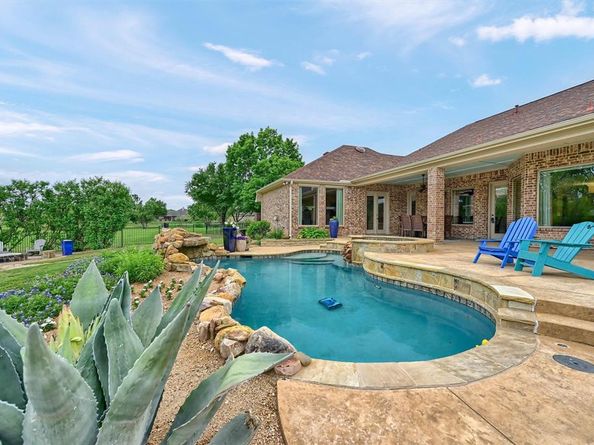 1421  Rolling  , Celina Texas 75009