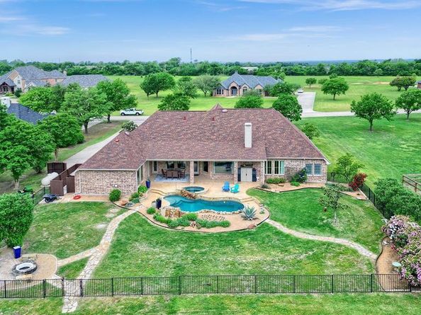 1421  Rolling  , Celina Texas 75009