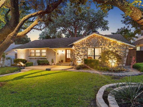 9918  Rustleleaf Drive , Dallas Texas 75238