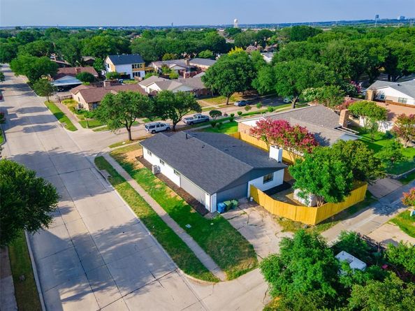 5000  Brandenburg Lane , The Colony Texas 75056