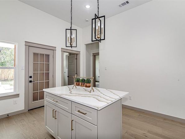 1205 E Morningside Drive , Fort Worth Texas 76104