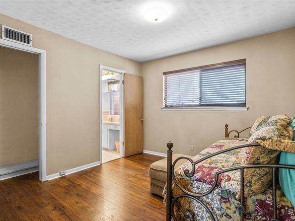 5403  Fox Hill Lane , Dallas Texas 75232
