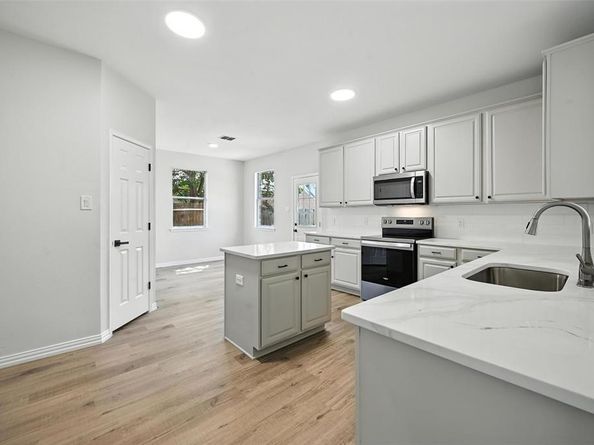 1928  Stonehill Drive , Fort Worth Texas 76247