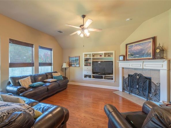 2727  Wrangler Lane , Sachse Texas 75048
