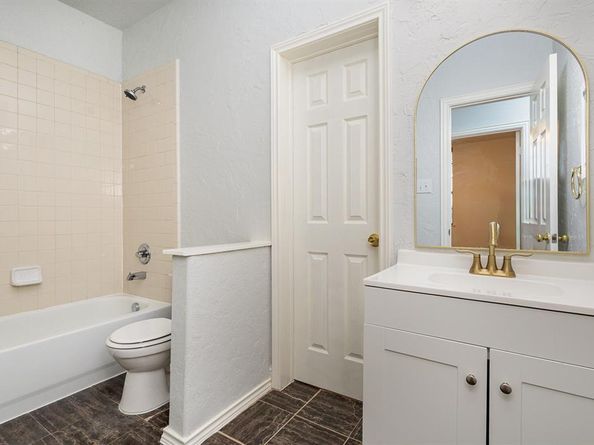 1614  Sierra Trail , Garland Texas 75043