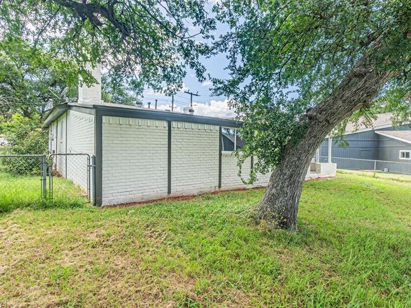 5307  Kelly Elliott  , Arlington Texas 76017