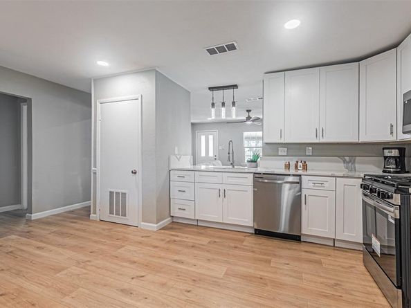 5307  Kelly Elliott  , Arlington Texas 76017