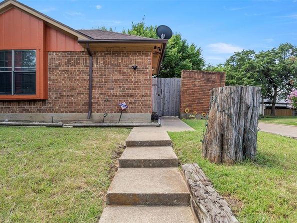 10204  Oak Terrace Circle , Dallas Texas 75227