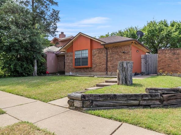 10204  Oak Terrace Circle , Dallas Texas 75227