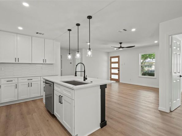 812  Sylvan Drive , Garland Texas 75040