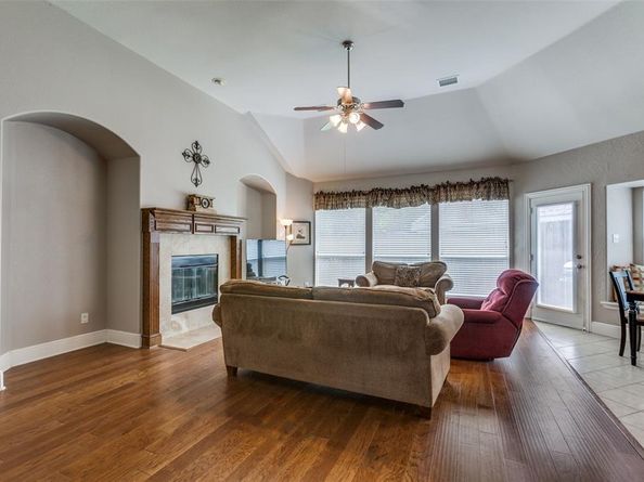 518  River Birch Trail , Garland Texas 75040