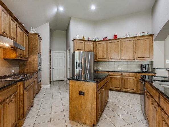 518  River Birch Trail , Garland Texas 75040