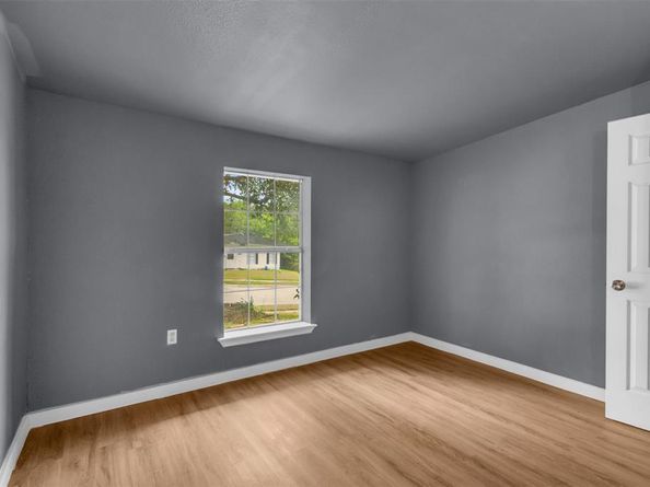 918  Garden Drive , Garland Texas 75040