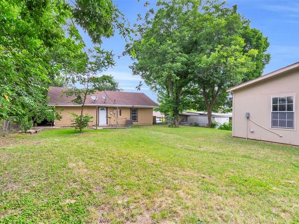 918  Garden Drive , Garland Texas 75040