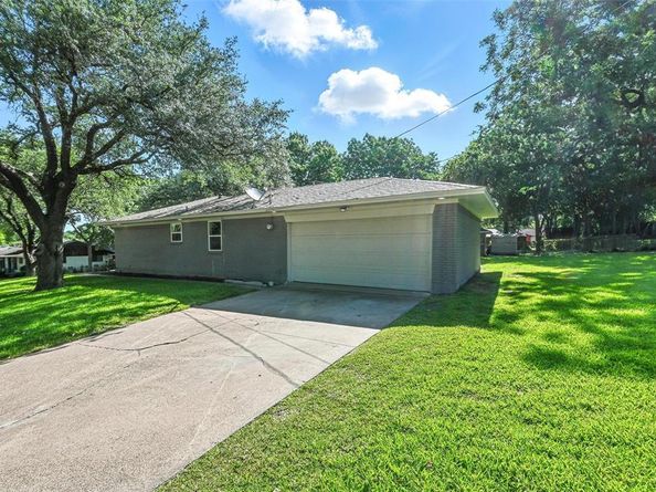 336  Davis Drive , DeSoto Texas 75115
