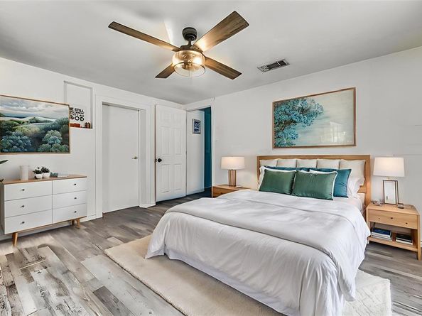 411 S Morocco Avenue , Dallas Texas 75211