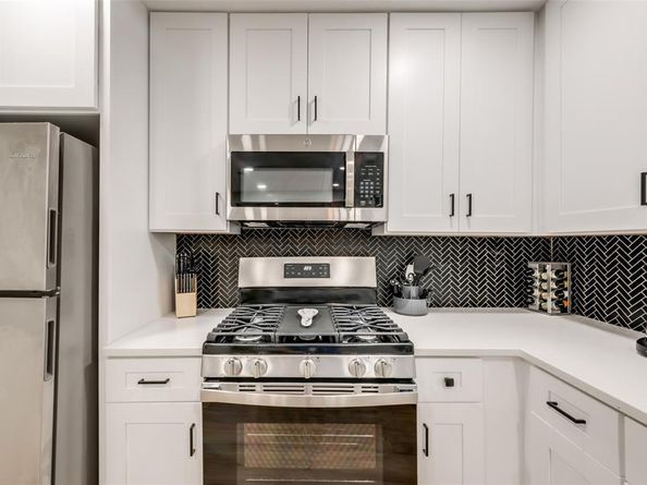 1103 W Russell Avenue , Carrollton Texas 75006