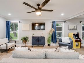 1103 W Russell Avenue , Carrollton Texas 75006