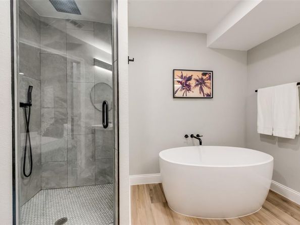 1103 W Russell Avenue , Carrollton Texas 75006