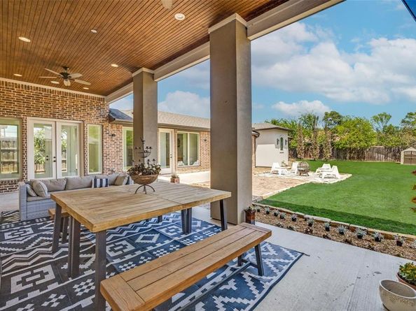 1706  Peavy Road , Dallas Texas 75228