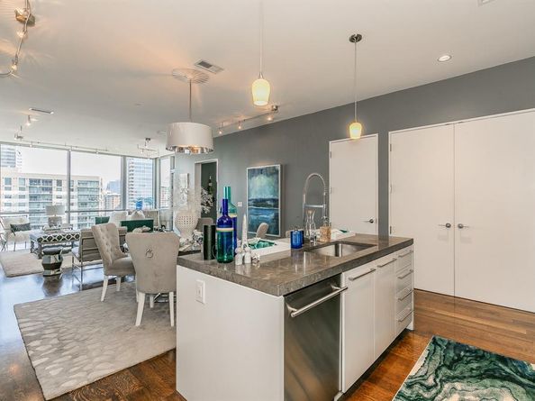 2200  Victory Avenue  1901, Dallas Texas 75219