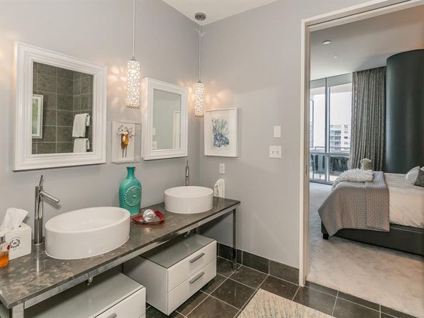 2200  Victory Avenue  1901, Dallas Texas 75219