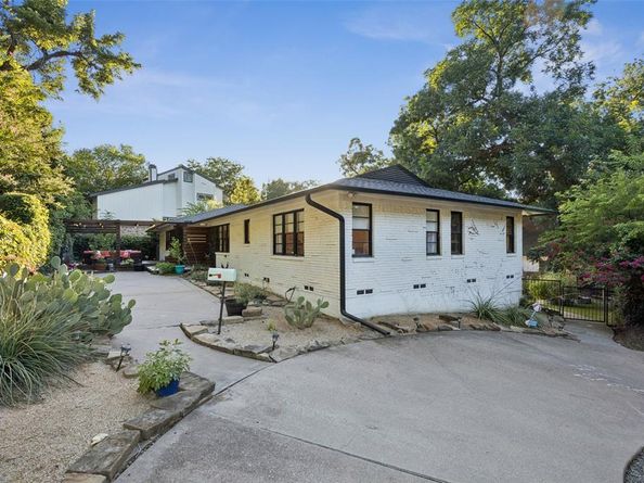 1657  Nob Hill Road , Dallas Texas 75208