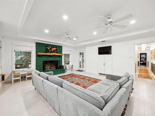 1657  Nob Hill Road , Dallas Texas 75208