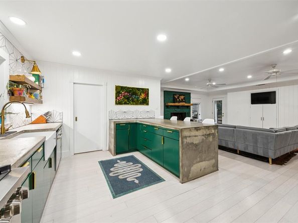 1657  Nob Hill Road , Dallas Texas 75208