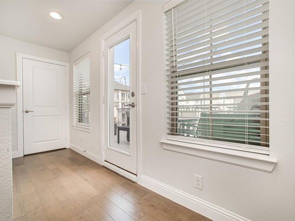 1117  Tea Olive Lane , Dallas Texas 75212