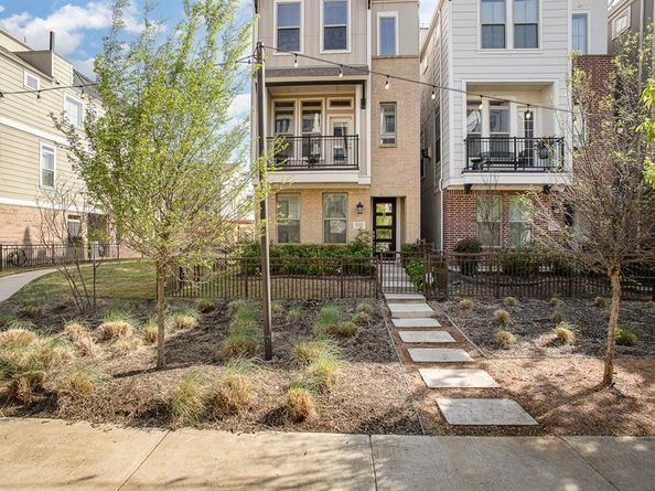 1117  Tea Olive Lane , Dallas Texas 75212