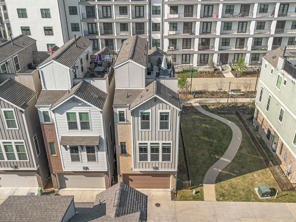1117  Tea Olive Lane , Dallas Texas 75212