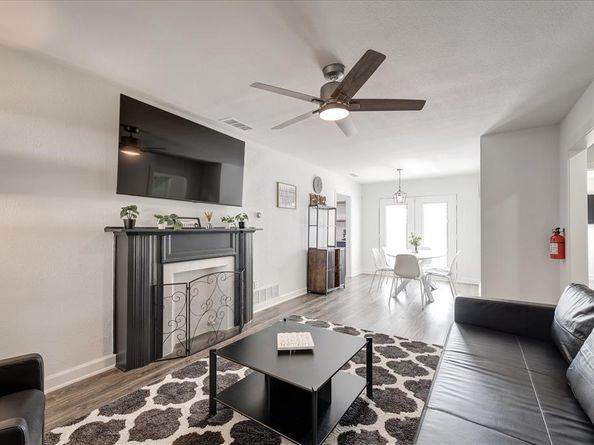 833  Roosevelt Street , Arlington Texas 76011