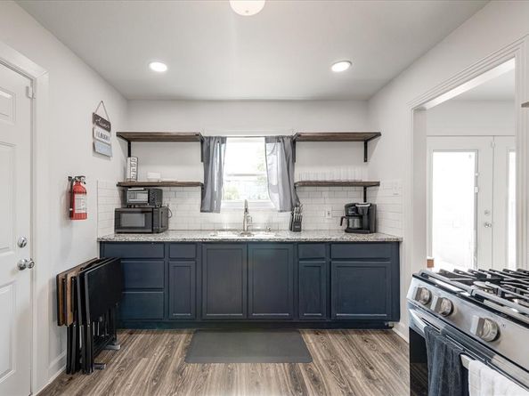 833  Roosevelt Street , Arlington Texas 76011