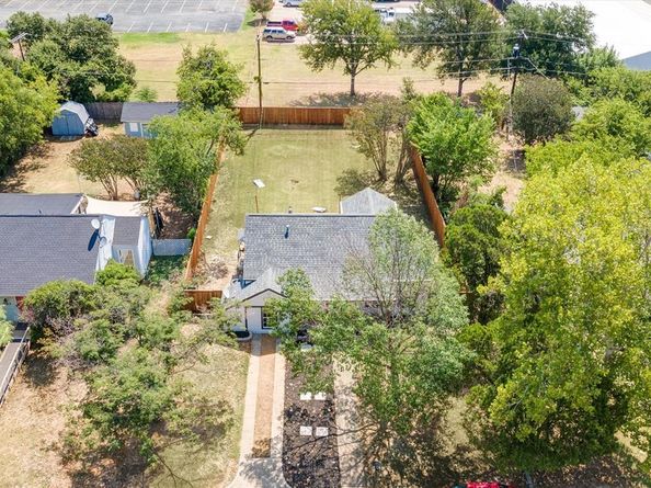 833  Roosevelt Street , Arlington Texas 76011