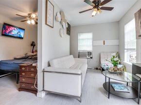 1207  Stafford Street , Dallas Texas 75208