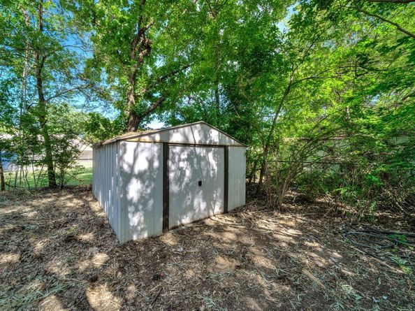 1618  Kendolph Drive , Denton Texas 76205
