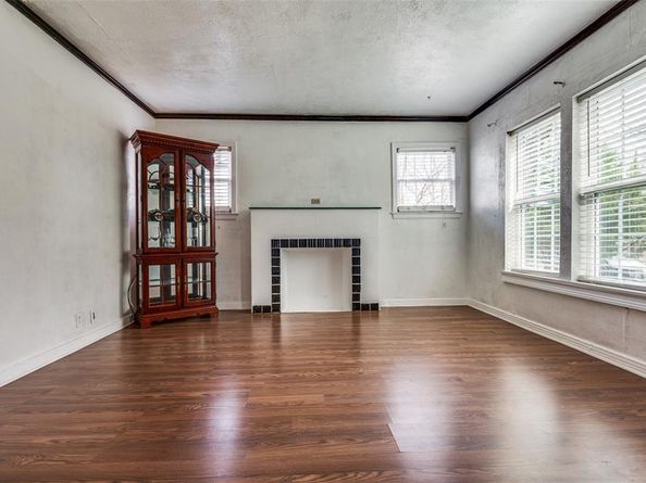 635  Richmondell  , Dallas Texas 75211