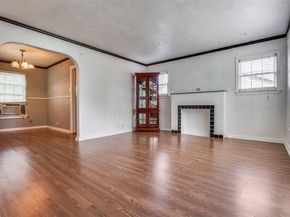 635  Richmondell  , Dallas Texas 75211