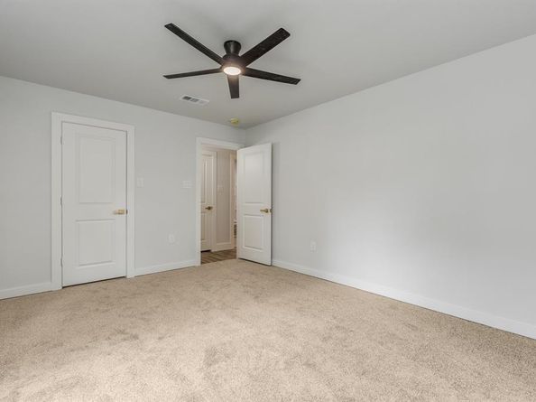 2418  Lyola Street , Dallas Texas 75241