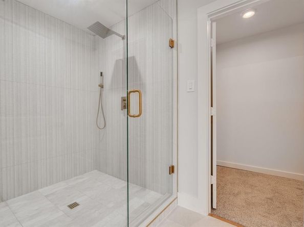 2418  Lyola Street , Dallas Texas 75241