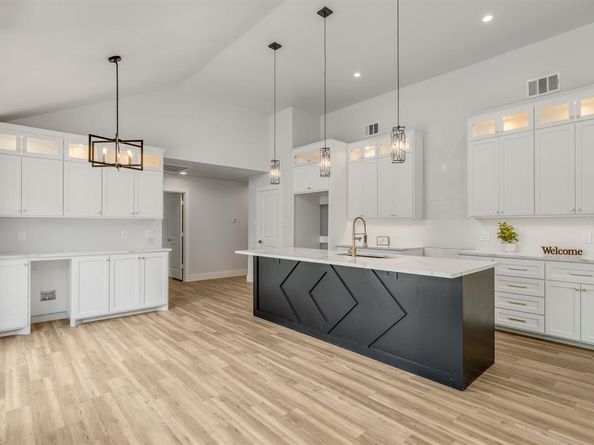 2418  Lyola Street , Dallas Texas 75241