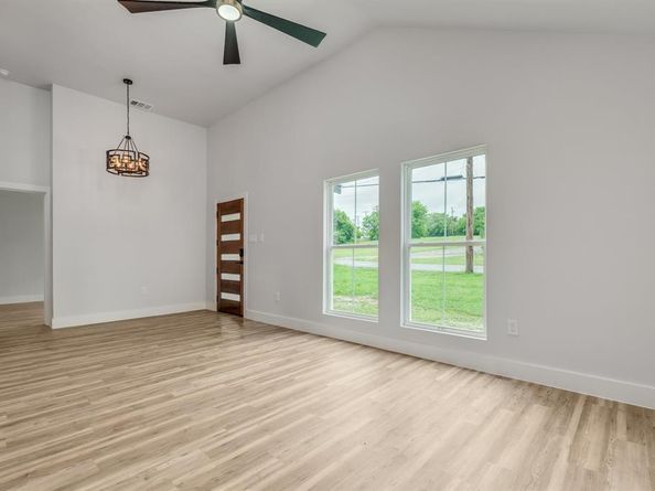 2418  Lyola Street , Dallas Texas 75241