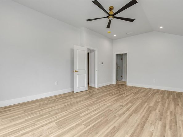 2418  Lyola Street , Dallas Texas 75241